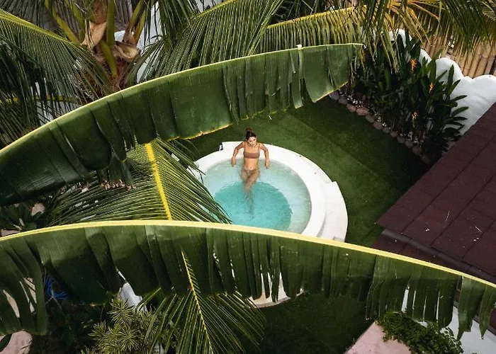 Villa La Isla Bonita Walking Distance To The Beach
